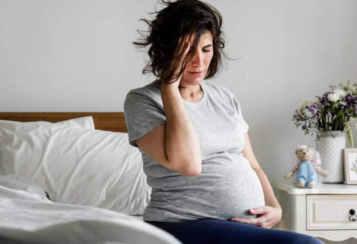 CBD w ciąży: czy pomaga kontrolować wymioty?